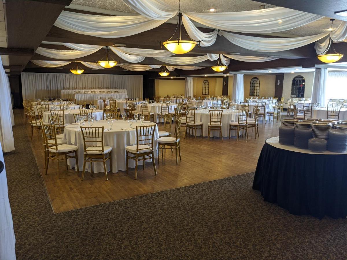 Terrace Bay Hotel - Lakefront Escanaba Exterior photo