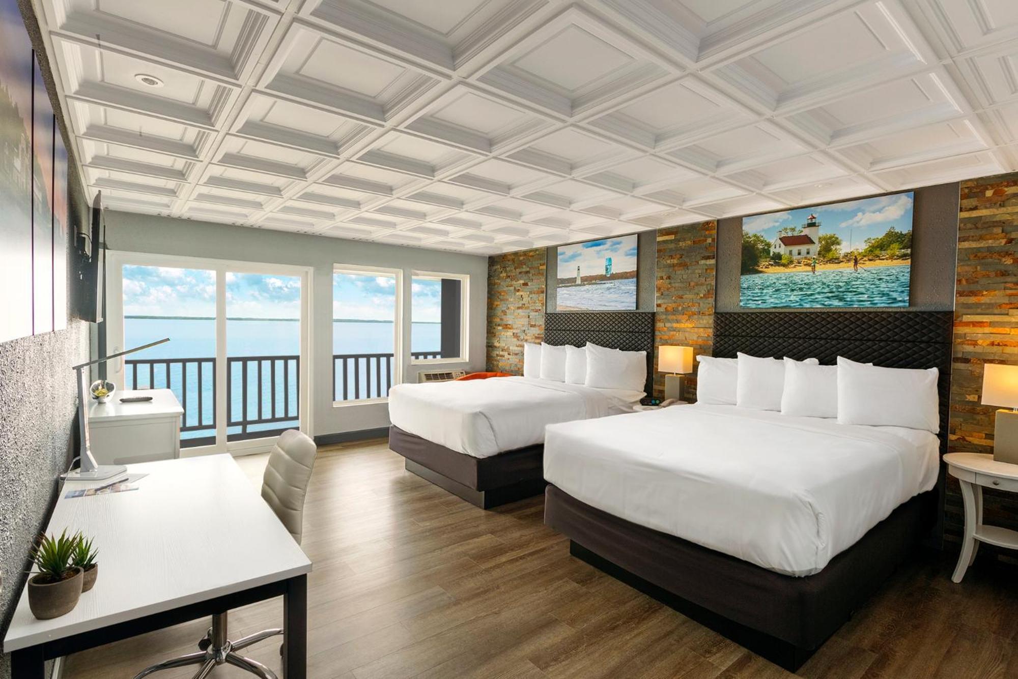 Terrace Bay Hotel - Lakefront Escanaba Exterior photo