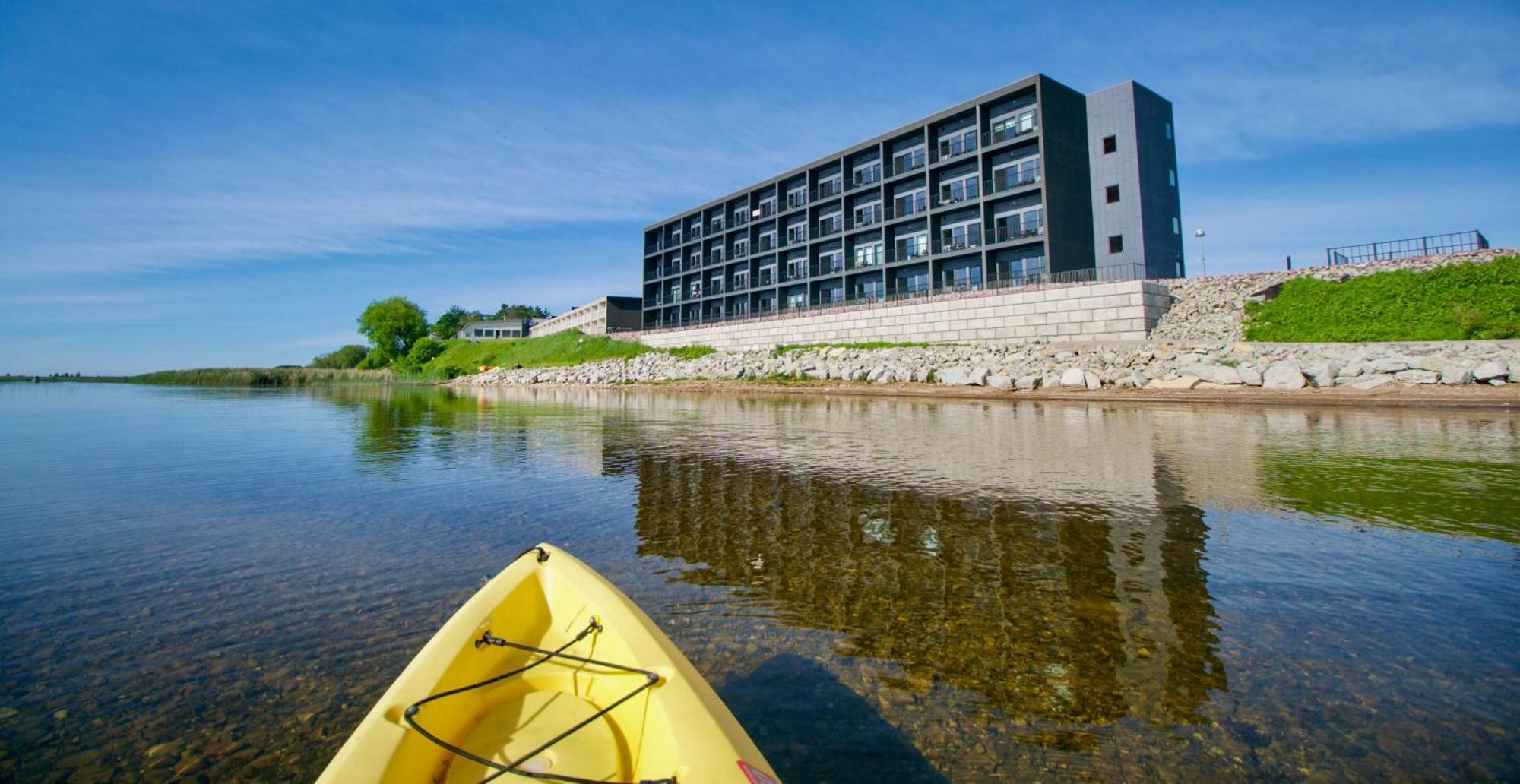 Terrace Bay Hotel - Lakefront Escanaba Exterior photo