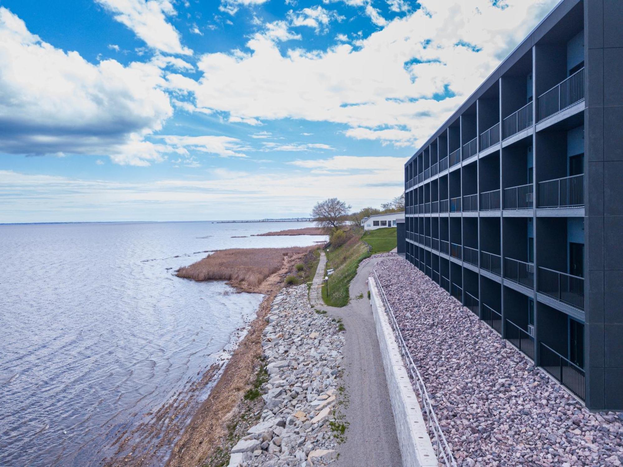 Terrace Bay Hotel - Lakefront Escanaba Exterior photo