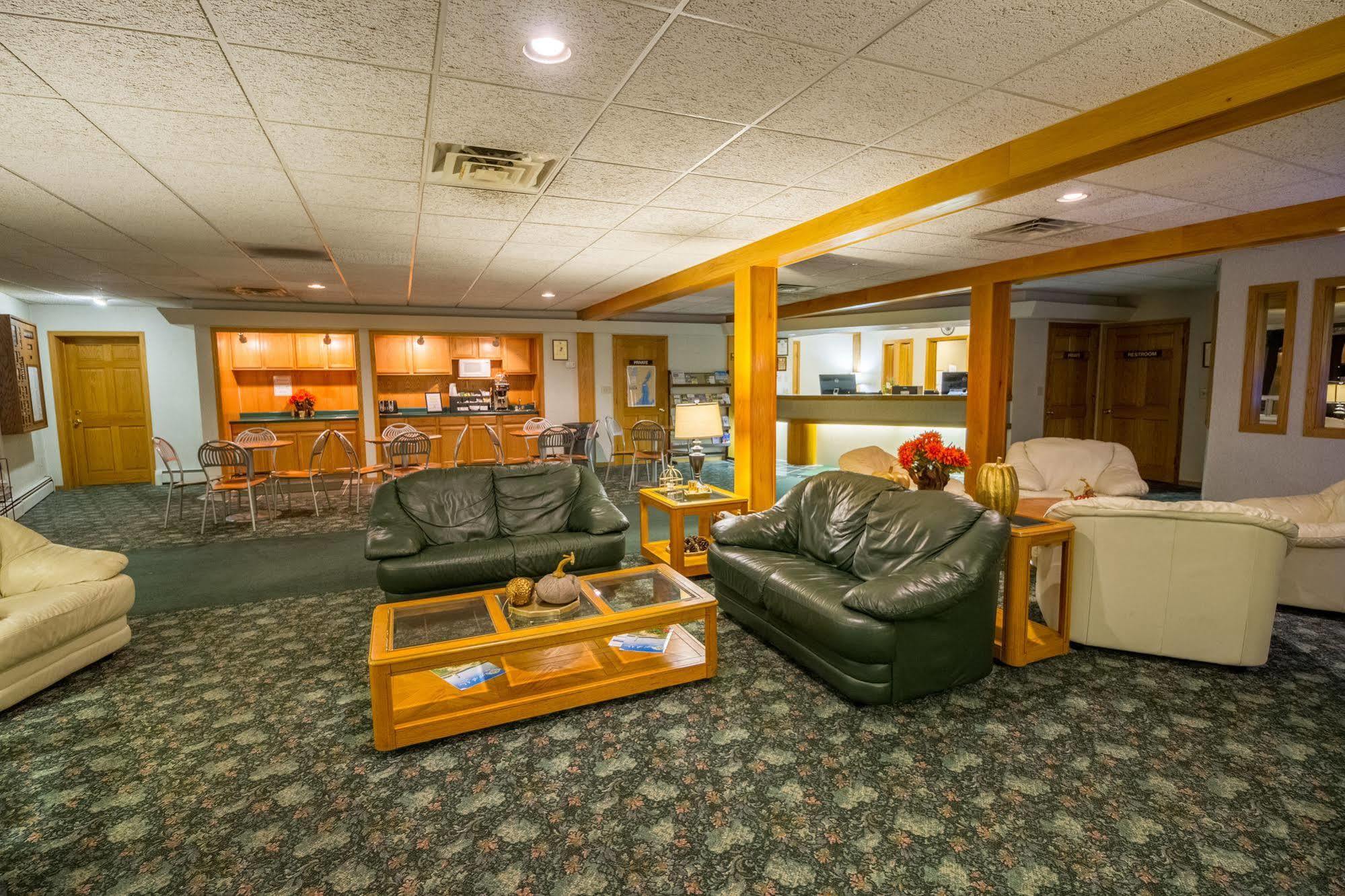 Terrace Bay Hotel - Lakefront Escanaba Exterior photo